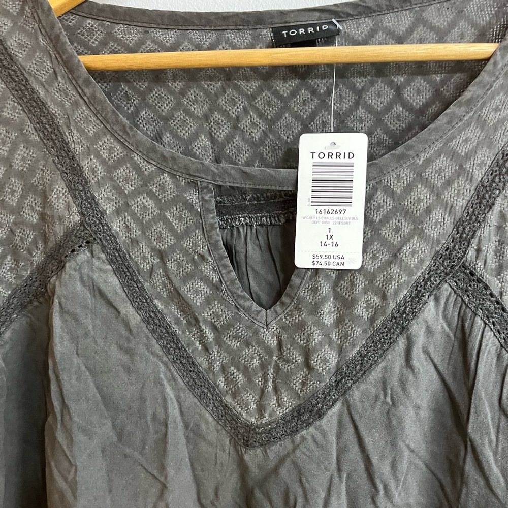 NWT Torrid gray peasant blouse size 1X
